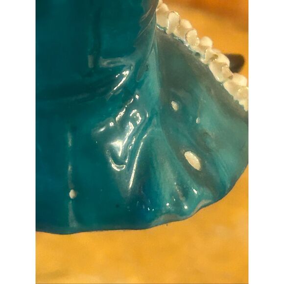 Vintage Porcelain Set Of Colonial Man & Woman Figurines 4.5” (5905) - Picture 10 of 10